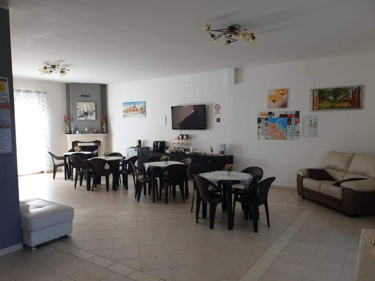 Bed And Breakfast Villa Fatima Трани Экстерьер фото